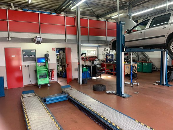 KFZ-Reparatur Ayhan Yildiz - moderne Ausstattung